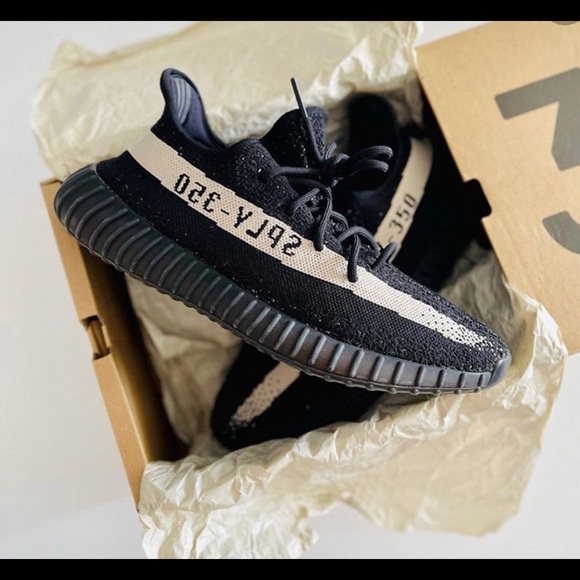 AUTHENTIC YEEZY BOOST OREO BRAND NEW - Picture 2 of 3